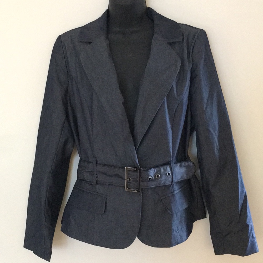 ROBERT LOUIS FITTED DENIM BLAZER.